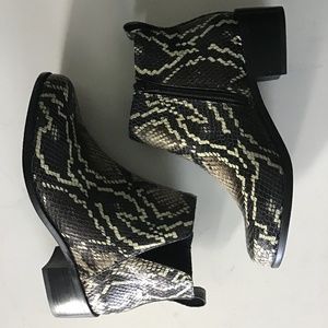 Vionic Clara Boa ankle boot sz. 6